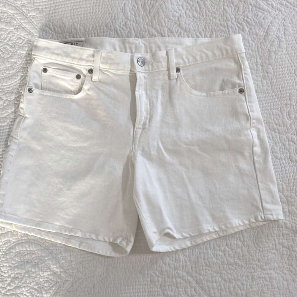 NWOT GAP 5” Mid Rise White Denim Shorts 29 8P
